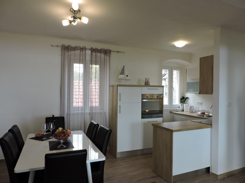 Apartments Nina Riva Kaštela Εξωτερικό φωτογραφία